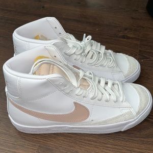 Nike Blazer Mid ‘77 (New, Unworn)